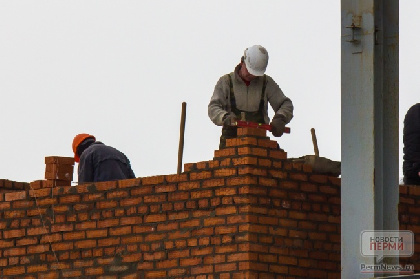 Ночью на стройке новой гостиницы в Перми загорелась кровля