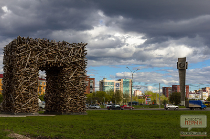 В Перми демонтируют арт-объект «Пермские ворота»