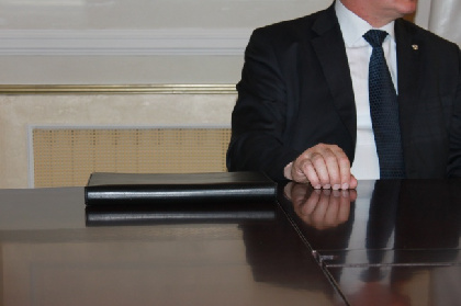 Чиновники и депутаты перестанут подавать ежегодные декларации о доходах с 2026 года