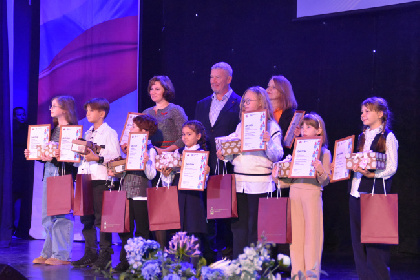 В краевом парламенте наградили победителей региональных конкурсов