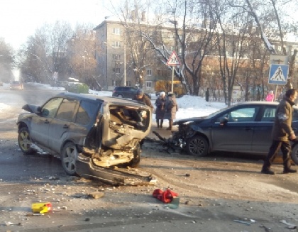 В Закамске столкнулись три автомобиля 