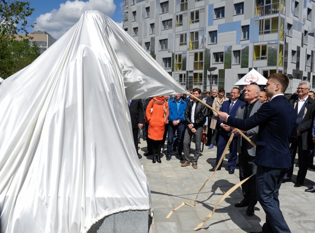 открытие памятника Буркову