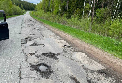 Жители Чайковского района жалуются на разбитые дороги