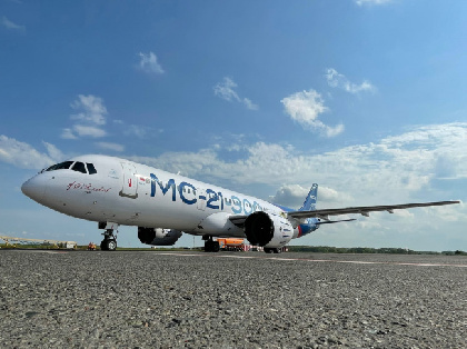 В аэропорту Перми впервые приземлился МС-21-300