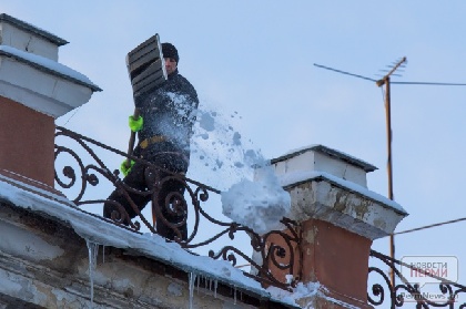 Снег с крыши, сделавший инвалидом юношу, обошелся в ограничение свободы на 2,5 года