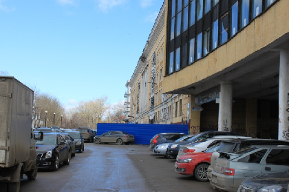 Театр «У моста» переедет в здание бывшего клуба ВКИУ весной