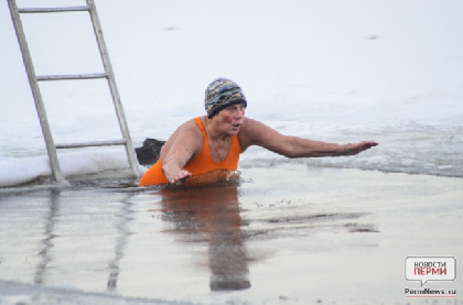 Пермская пенсионерка взяла два золота на Чемпионате мира по зимнему плаванию