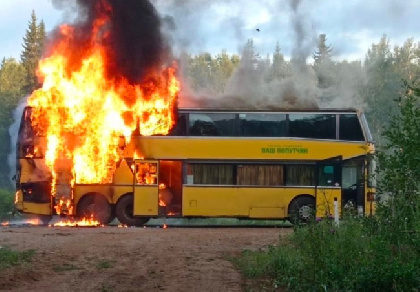 Горящий тур: в Прикамье загорелся автобус «Пермь – Соль-Илецк»