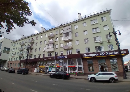 Провалившийся двор по Компросу, 17 в Перми восстановят только к сентябрю