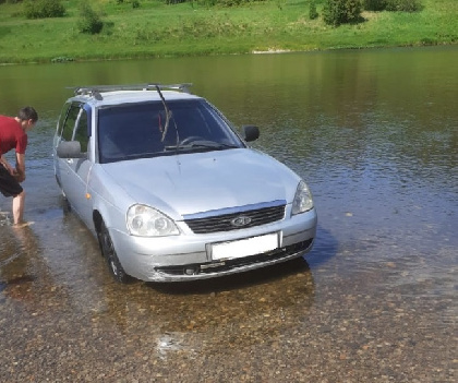 В Прикамье мужчина помыл машину на территории природного парка